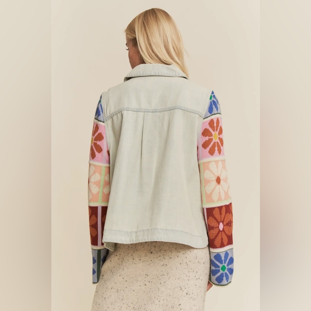 DAVI & DANI Women’s Adjustable Cuffs Multi Patch Denim Jacket (light denim) - Picture 5 of 15